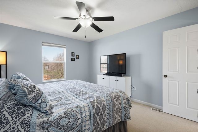 410 Suncrest Dr, Cranberry Twp, PA 16066