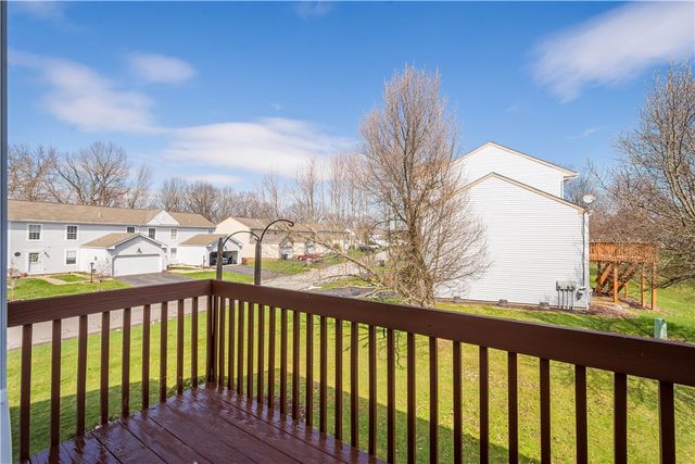 410 Suncrest Dr, Cranberry Twp, PA 16066