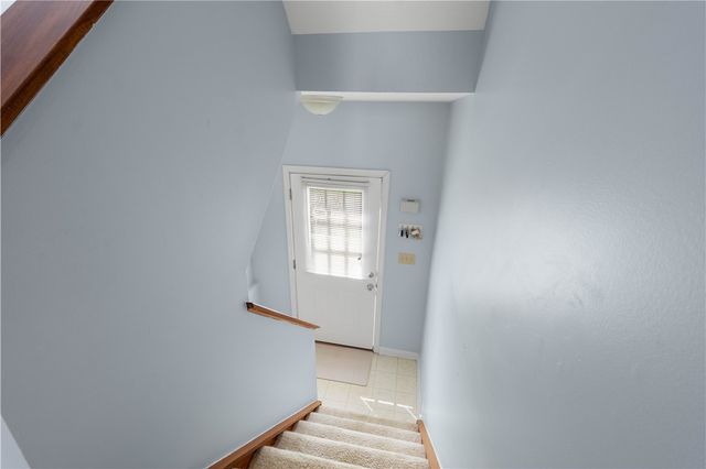 410 Suncrest Dr, Cranberry Twp, PA 16066