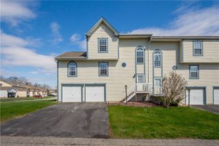 410 Suncrest Dr, Cranberry Twp, PA 16066