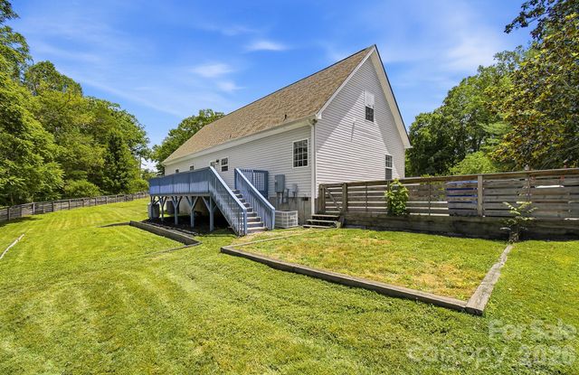 40 Liberty Road, Candler, NC 28715