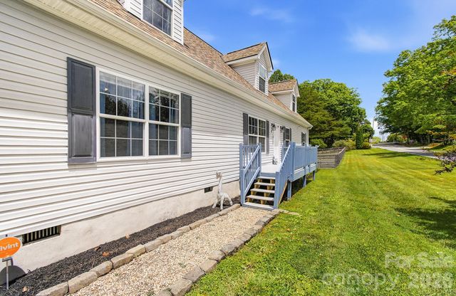 40 Liberty Road, Candler, NC 28715