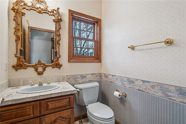 606 Beaver Hollow Ct SE, Cedar Rapids, IA 52403