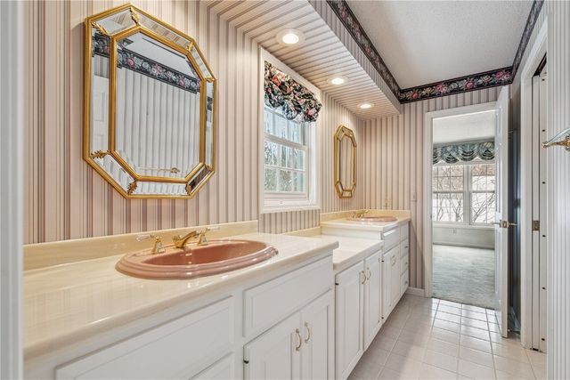 606 Beaver Hollow Ct SE, Cedar Rapids, IA 52403