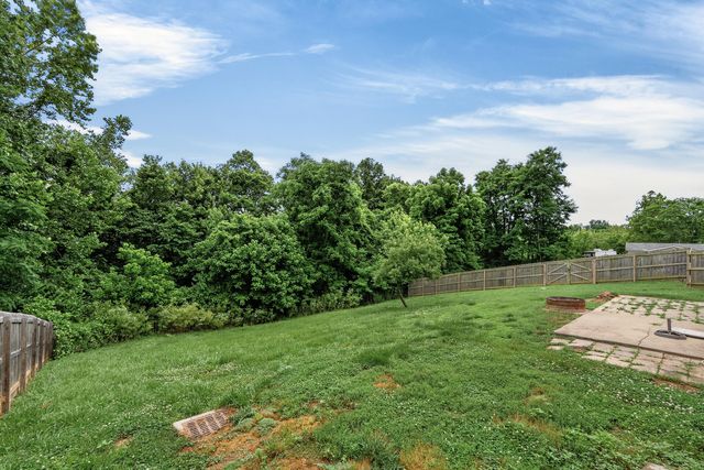 300 Pimlico Court, Crittenden, KY 41030