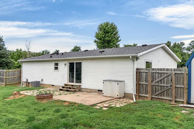 300 Pimlico Court, Crittenden, KY 41030