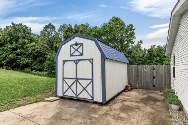 300 Pimlico Court, Crittenden, KY 41030