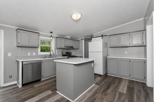 300 Pimlico Court, Crittenden, KY 41030