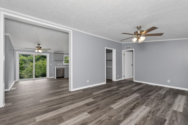 300 Pimlico Court, Crittenden, KY 41030