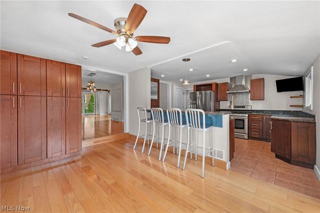 374 Bradley Road, Bay Village, OH 44140