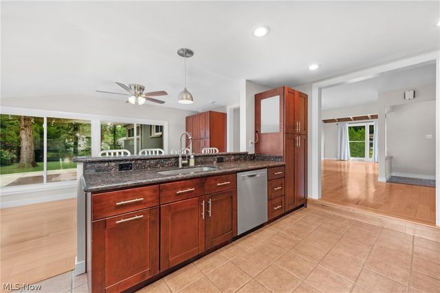 374 Bradley Road, Bay Village, OH 44140