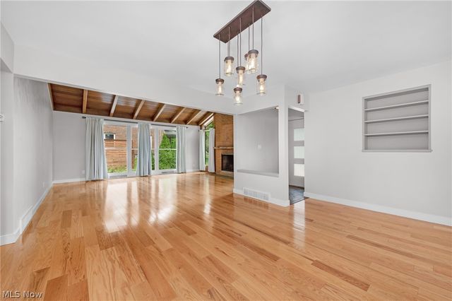 374 Bradley Road, Bay Village, OH 44140