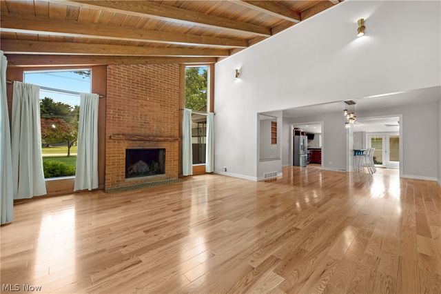 374 Bradley Road, Bay Village, OH 44140