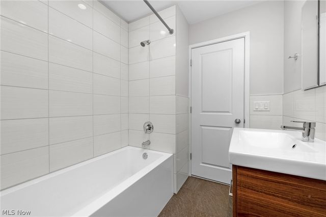 374 Bradley Road, Bay Village, OH 44140