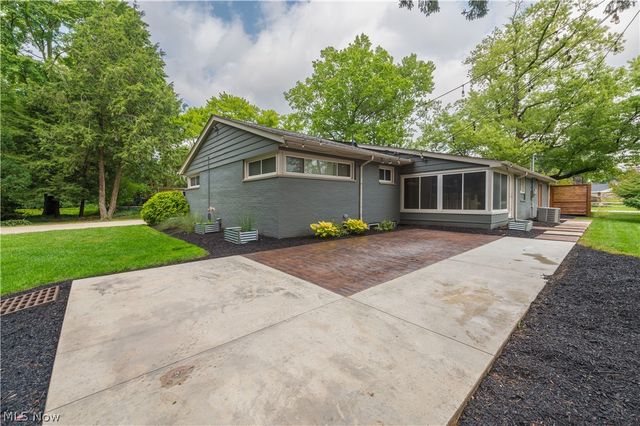 374 Bradley Road, Bay Village, OH 44140