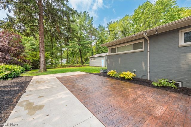 374 Bradley Road, Bay Village, OH 44140