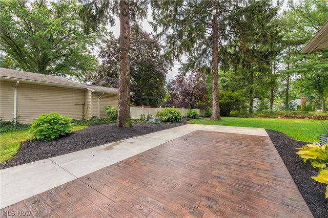 374 Bradley Road, Bay Village, OH 44140