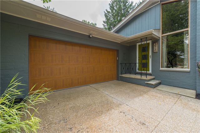 374 Bradley Road, Bay Village, OH 44140