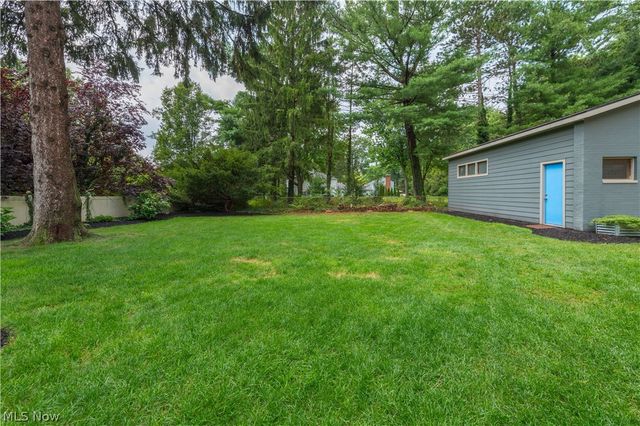 374 Bradley Road, Bay Village, OH 44140