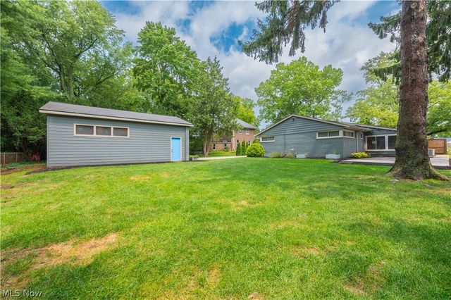 374 Bradley Road, Bay Village, OH 44140