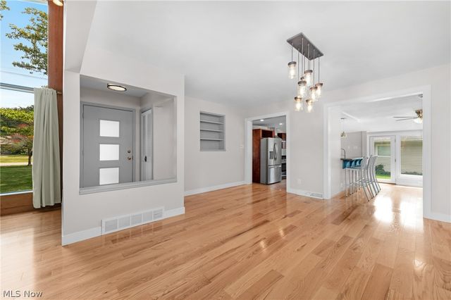 374 Bradley Road, Bay Village, OH 44140