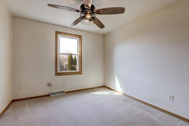 1248 DEER HAVEN DRIVE, Menasha, WI 54952