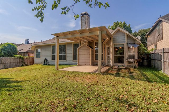 6951 Briarwood Drive, Fort Worth, TX 76132