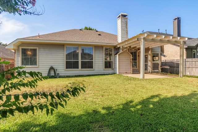 6951 Briarwood Drive, Fort Worth, TX 76132