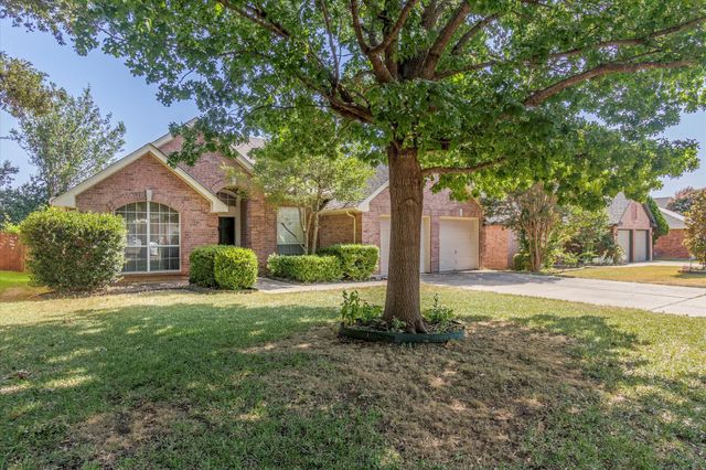 6951 Briarwood Drive, Fort Worth, TX 76132