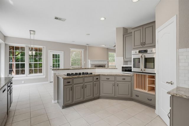 2421 Hunters Run, Flower Mound, TX 75028
