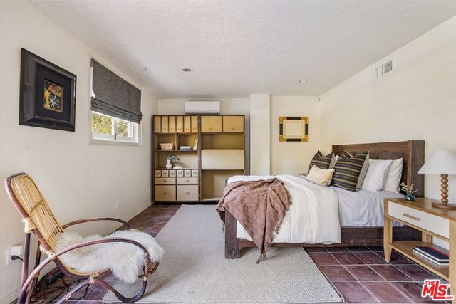 4778 Bonvue Avenue, Los Angeles, CA 90027