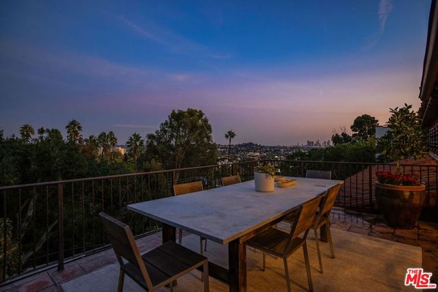 4778 Bonvue Avenue, Los Angeles, CA 90027