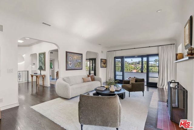 4778 Bonvue Avenue, Los Angeles, CA 90027