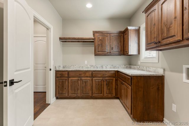 14272 S Delaware Place S, Bixby, OK 74008