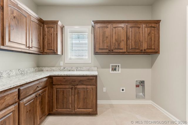 14272 S Delaware Place S, Bixby, OK 74008