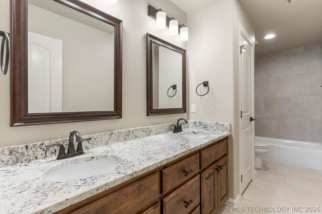 14272 S Delaware Place S, Bixby, OK 74008