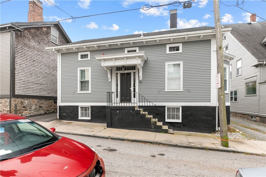 13 Sherman Street 3, Newport, RI 02840