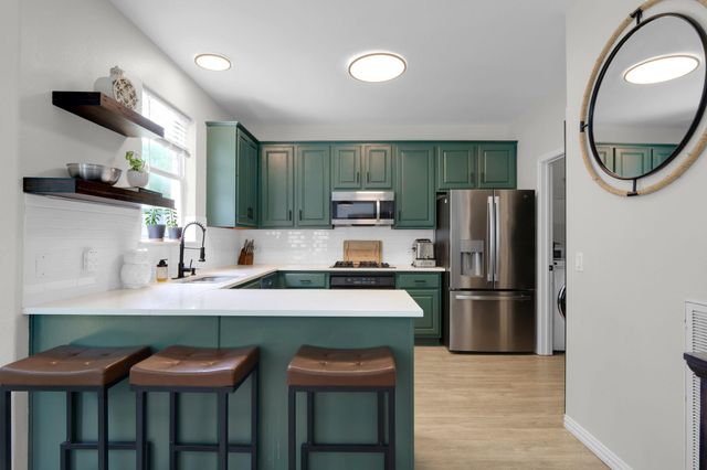 2315 Arnie LN, Round Rock, TX 78664
