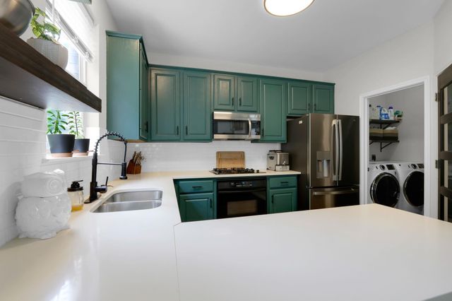 2315 Arnie LN, Round Rock, TX 78664
