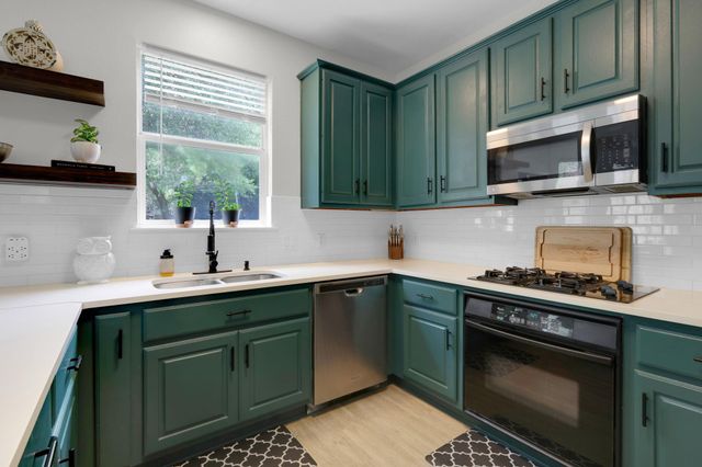 2315 Arnie LN, Round Rock, TX 78664