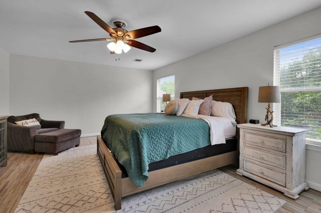 2315 Arnie LN, Round Rock, TX 78664