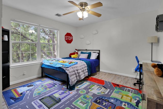 2315 Arnie LN, Round Rock, TX 78664