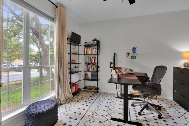 2315 Arnie LN, Round Rock, TX 78664