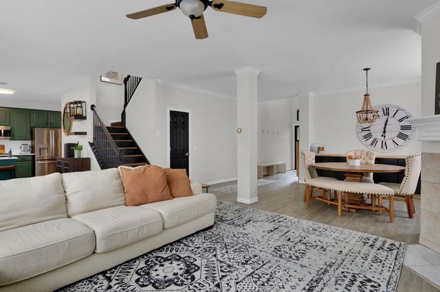 2315 Arnie LN, Round Rock, TX 78664
