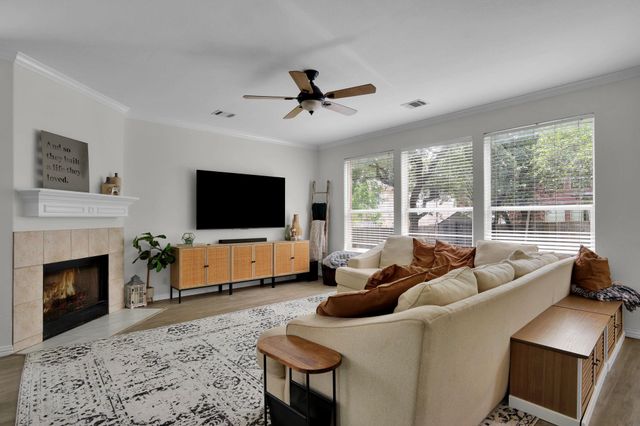 2315 Arnie LN, Round Rock, TX 78664