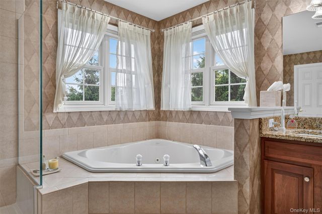 5 Spy Glass Hill, Hopewell Junction, NY 12533