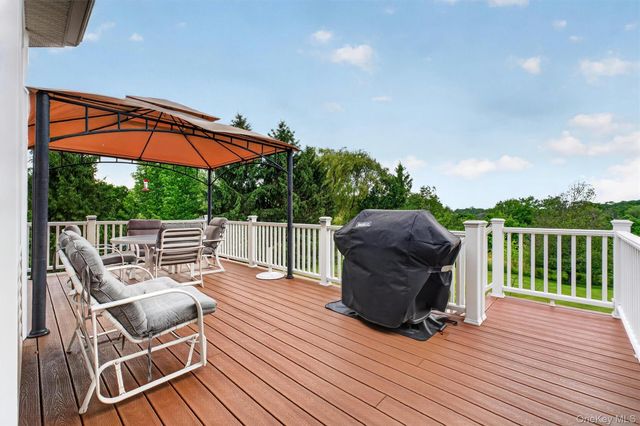 5 Spy Glass Hill, Hopewell Junction, NY 12533