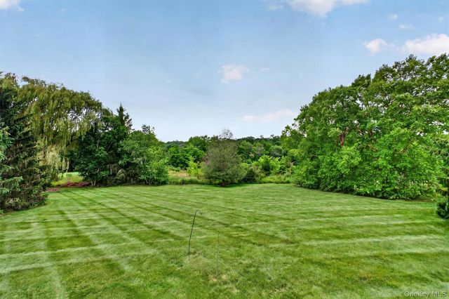 5 Spy Glass Hill, Hopewell Junction, NY 12533