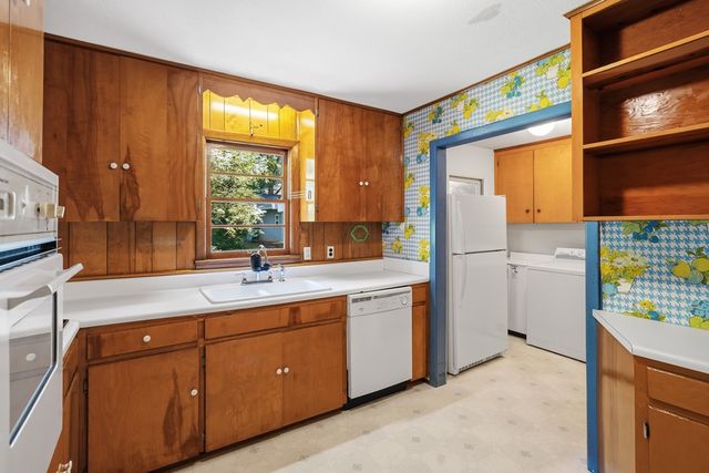 909 Valentine St, Dalton, GA 30720