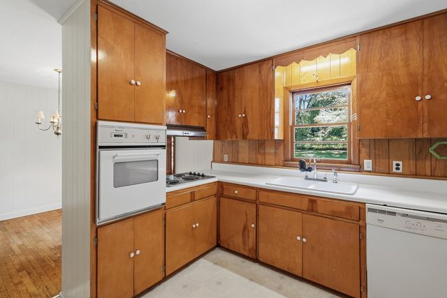 909 Valentine St, Dalton, GA 30720